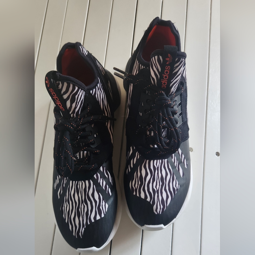 adidas Tubular Runner Size: 8.5. Color: White/black